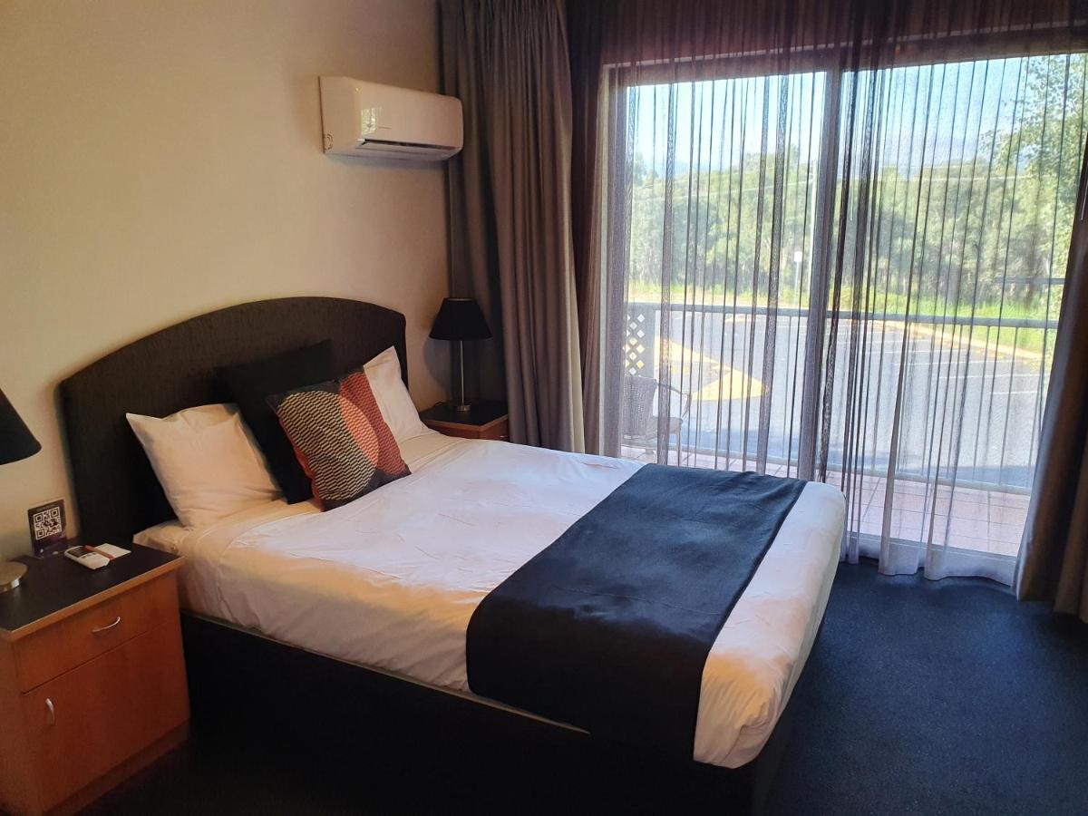 Alpha Hotel Канберра Экстерьер фото